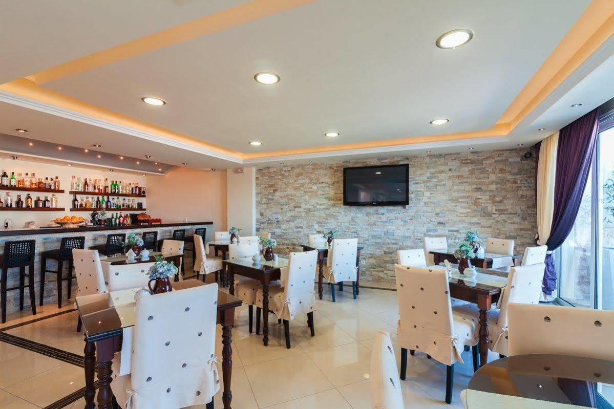 Astron Hotel Karpathos Extérieur photo